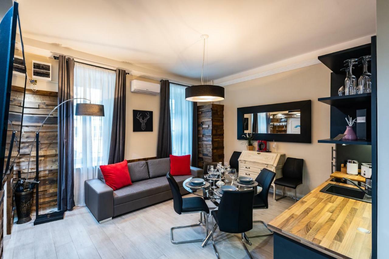Center Of The Center, The Grand Deluxe Apartment Budapest Exterior photo